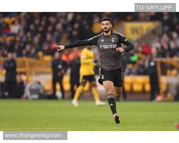 曼联选帅大结局？罗马诺独家曝料：英超经验成“入场券”，梦剧场拒接“半成品”